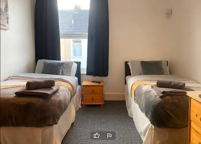 Oyo Tudor Lodge - Redcar Beach