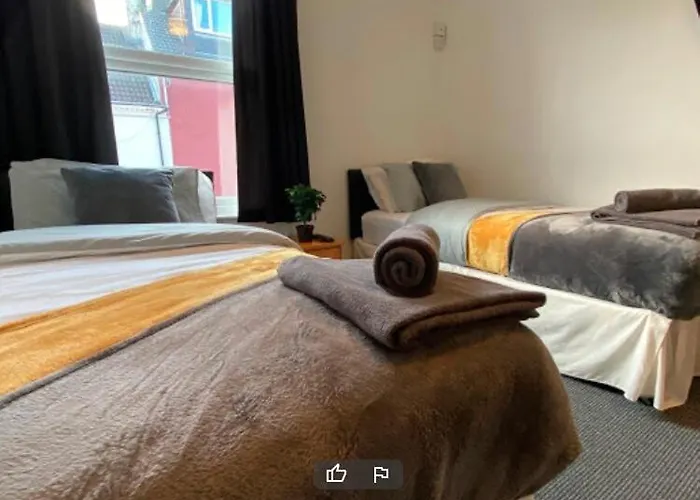 Oyo Tudor Lodge - Redcar Beach